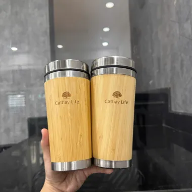 Bình Giữ Nhiệt Vỏ Tre In Logo Theo Yêu Cầu – Quà Tặng Doanh Nghiệp Cao Cấp