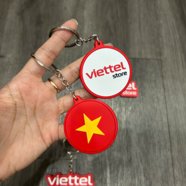 Móc Khóa Nhựa Dẻo Màu Đỏ – In Logo Theo Doanh Nghiệp