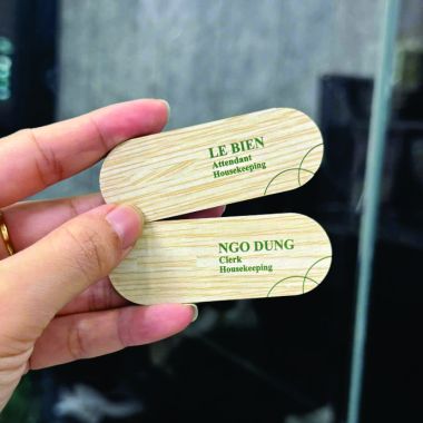 Bảng Tên Nhân Viên In Logo - Thẻ Tên Cài Áo Giá Rẻ