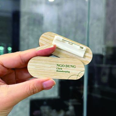 Bảng Tên Nhân Viên In Logo - Thẻ Tên Cài Áo Giá Rẻ