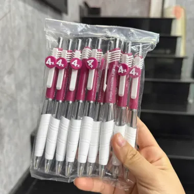 Bút Bi In Logo Theo Yêu Cầu – Bút Quảng Cáo Có Tag Logo Nổi Độc Đáo