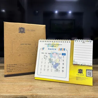 Lịch Để Bàn Gia Định University Kèm Hộp Giấy – Lịch Lò Xo In Logo Theo Yêu Cầu