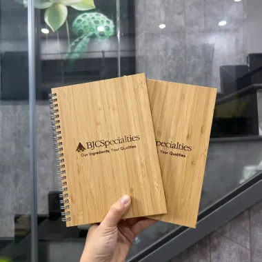 Bộ Quà Tặng Doanh Nghiệp BJC Specialties – Giftset Sổ Tay Bìa Tre Và Bút Gỗ Theo Yêu Cầu