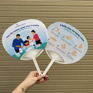 Quạt Cầm Tay Samaritan’s Purse In Theo Yêu Cầu – Xưởng Sản Xuất Quạt Nhựa Quảng Cáo
