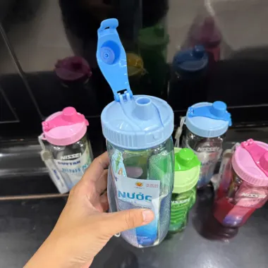 Bình Nhựa Giá Rẻ In Logo Theo Yêu Cầu – Bình Nước Quà Tặng Doanh Nghiệp