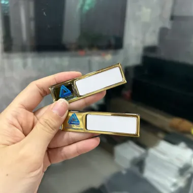 Bảng Tên Nhân Viên Cài Áo In Logo Theo Yêu Cầu – Thẻ Tên Nam Châm Giá Xưởng