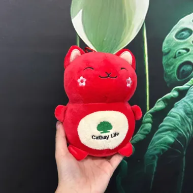 Gấu Bông Mèo Tài Lộc Cathay Life Thêu Logo Theo Yêu Cầu – Giá Xưởng Số Lượng Lớn