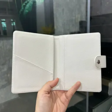Sổ Tay Bìa Da Có Khuy Cài In Logo Theo Yêu Cầu – Sổ Da Quà Tặng Doanh Nghiệp