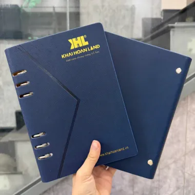 Sổ Bìa Còng In Logo Theo Yêu Cầu - Sổ Tay Bìa Còng Cao Cấp Quà Tặng Doanh Nghiệp