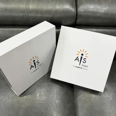 Hộp Quà Cao Cấp In Logo Theo Yêu Cầu – Hộp Quà Doanh Nghiệp Sang Trọng