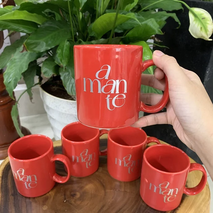Ly Sứ Màu Đỏ In Logo – Ly Sứ In Chuyển Nhiệt Quà Tặng Doanh Nghiệp