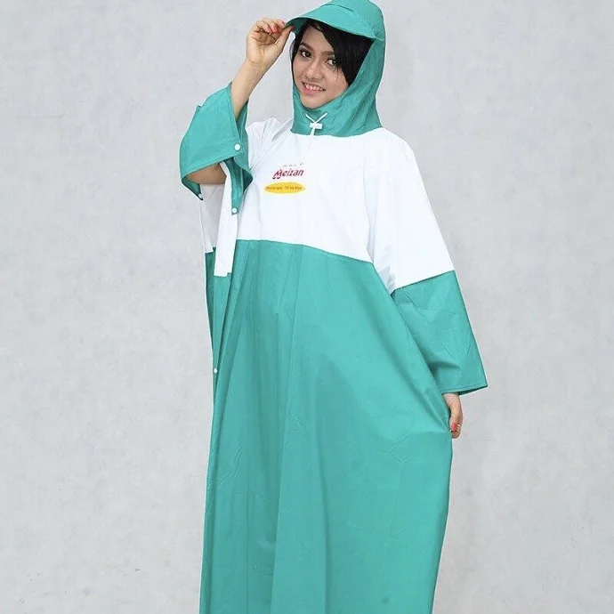 Áo Mưa Bộ Choàng Trùm Đầu Màu Xanh Trắng – Áo Mưa In Theo Yêu Cầu