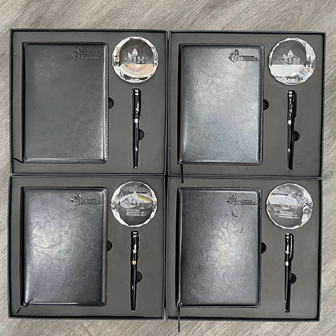 BỘ GIFT SỔ BÌA DA + PHA LÊ + BÚT KIM LOẠI IN LOGO THEO YÊU CẦU