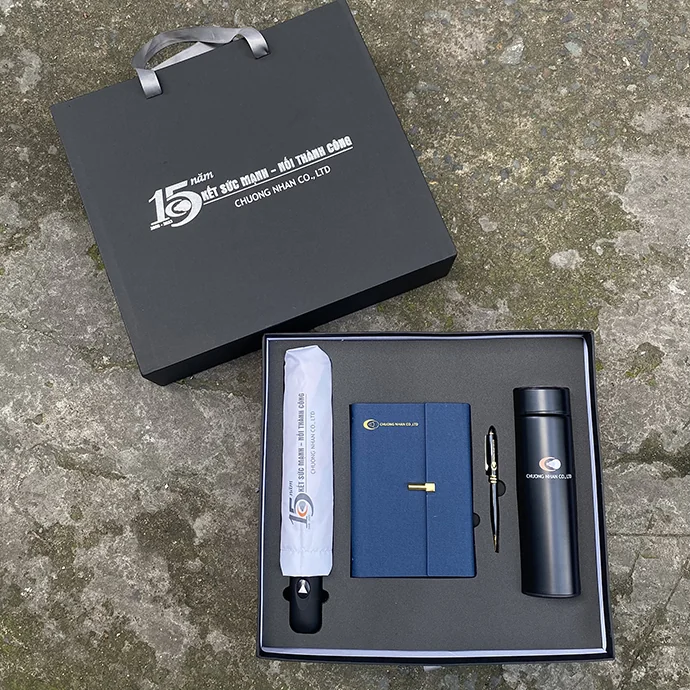 Bộ Quà Tặng Doanh Nghiệp 4in1 – Ô Dù, Sổ Da, Bình Giữ Nhiệt & Bút Ký