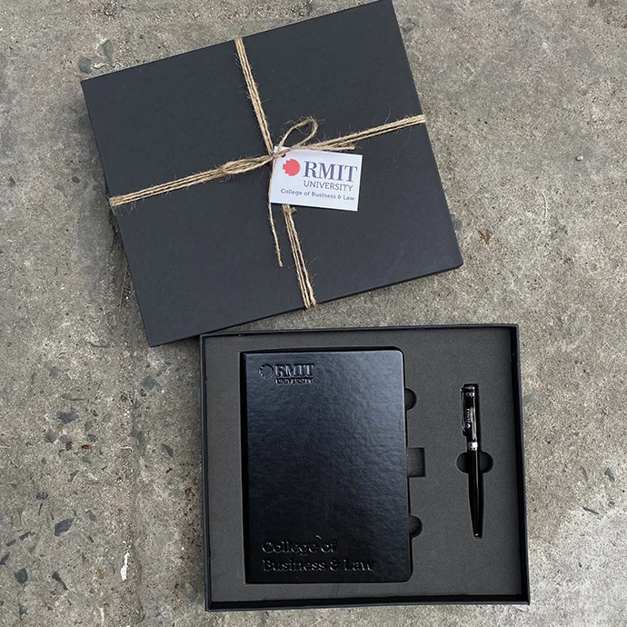 Bộ quà tặng sổ tay đơn giản - Bộ quà tặng sổ tay RMIT | Quà Tặng Nhanh