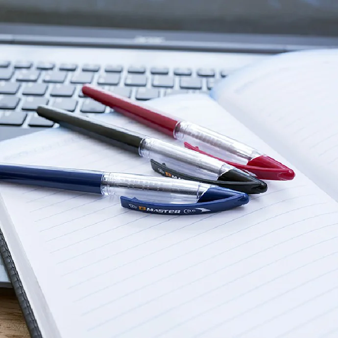 Bút Bi Thiên Long 0.6mm – Bút Bi Đậy Nắp In Logo Theo Yêu Cầu