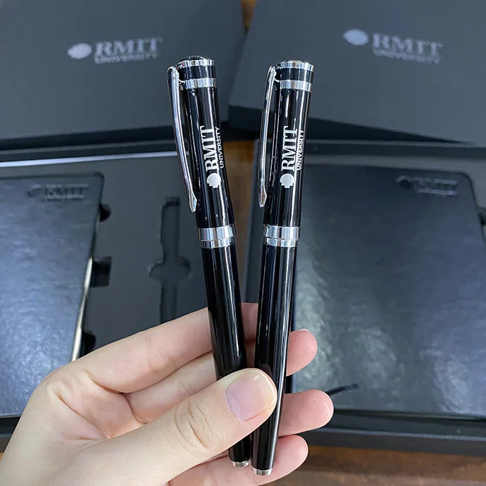 BKL 01 -  Bút Kim Loại Cài Bạc - Bút Kim Loại Khắc Logo RMIT Cao Cấp