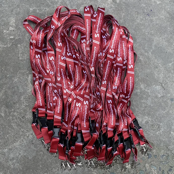 Dây Đeo Thẻ Nhân Viên Satin Đỏ Logo Sdenthoasleisure