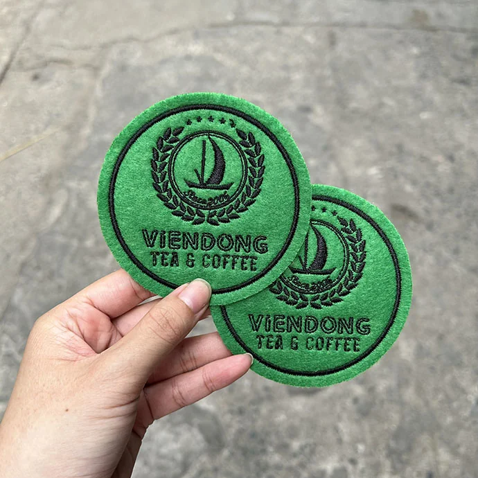 Đế Lót Ly Vải Nỉ Viendong Tea & Coffee Thêu Logo Theo Yêu Cầu