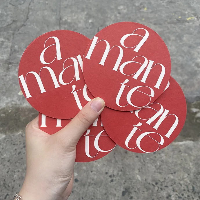 ĐẾ LÓT LY GIẤY BEERMAT PHẦN LAN IN LOGO THEO YÊU CẦU – IN OFFSET CMYK, ÉP CHÌM LOGO