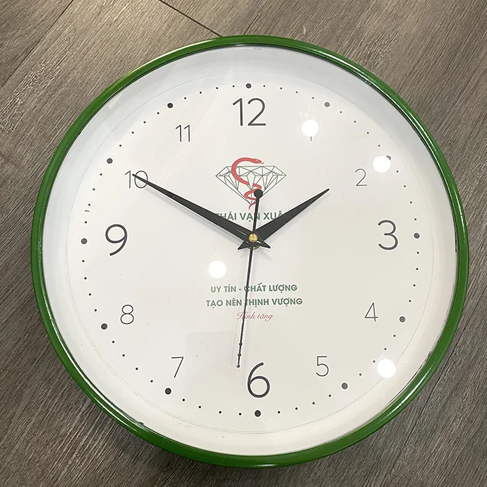 Đồng Hồ Treo Tường In Logo Theo Yêu Cầu – Mặt Trắng Viền Xanh Nổi Bật, Size 30/32/35cm