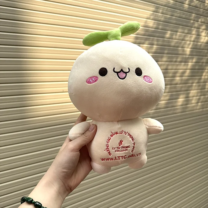 Gấu Bông Mascot Củ Cải In Logo – Thú Nhồi Bông Sản Xuất Theo Yêu Cầu