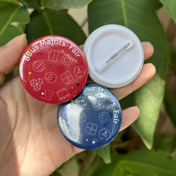 Huy Hiệu Cài Áo In Logo Theo Yêu Cầu – Huy Hiệu Cài Áo Chất Lượng Cao