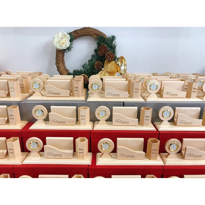 Bộ Khay Đựng Bút Gỗ Kèm Đồng Hồ Để Bàn – Quà Tặng Doanh Nghiệp Số Lượng Lớn