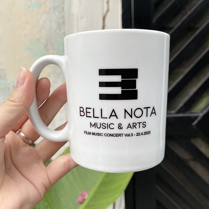 - Ly sứ Long Hầu in logo theo yêu cầu.  - Công nghệ in chuyển nhiệt, cho ra sản phẩm có logo sắc nét, bền, đẹp không bị bay tróc.