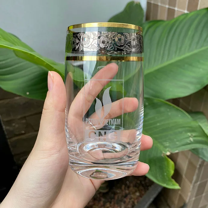Ly Thủy Tinh Viền Vàng Hoa Văn Cao Cấp – Khắc/In Logo Theo Yêu Cầu, Quà Tặng Doanh Nghiệp