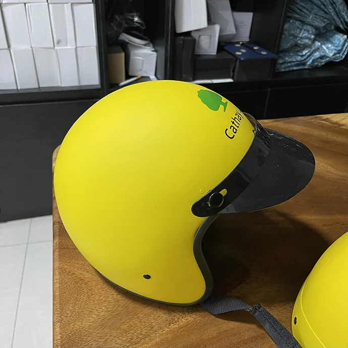 Mũ Bảo Hiểm 3/4 Đầu In Logo Doanh Nghiệp – Quà Tặng Theo Yêu Cầu