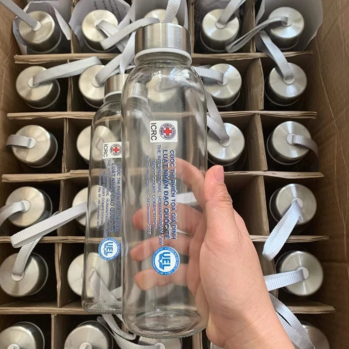 Chai Thủy Tinh Quai Xách – Quà Tặng Doanh Nghiệp Sang Trọng & Bền Bỉ