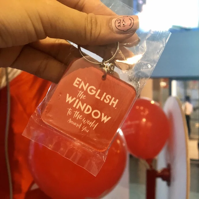 Móc Khóa Mica Đỏ – Phụ Kiện Treo Chìa Khóa & Balo Bền Đẹp