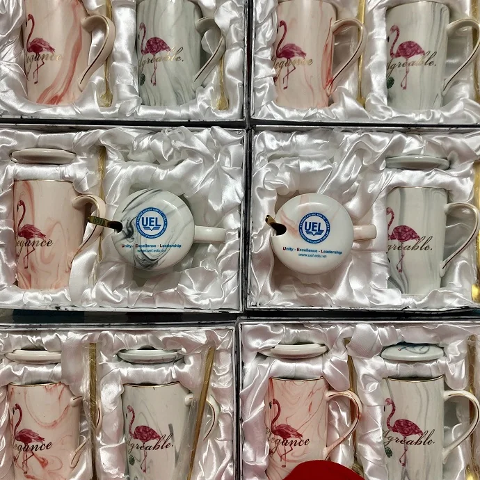 Set Ly Sứ Marble Kèm Muỗng & Nắp – Hộp Quà Tặng Cao Cấp