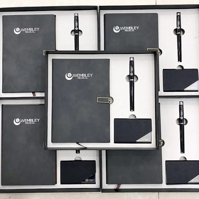 Bộ Quà Tặng Sổ Tay Bìa Da Màu Xám Kèm Bút & Card Visit – In Logo Theo Yêu Cầu