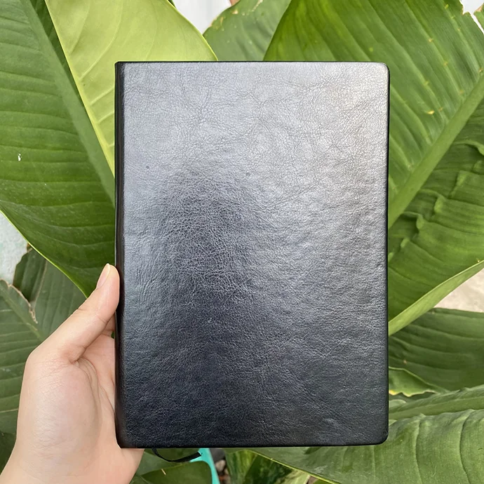 Sổ Tay Bìa Simili A5 Màu Đen In Logo Theo Yêu Cầu Doanh Nghiệp – Ruột 80 Tờ Ford Kem