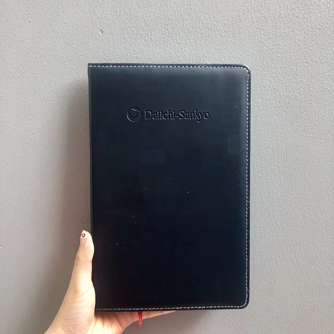 Sổ Tay Bìa Da Đen Cao Cấp – Thiết Kế Đứng Chỉ May Sang Trọng