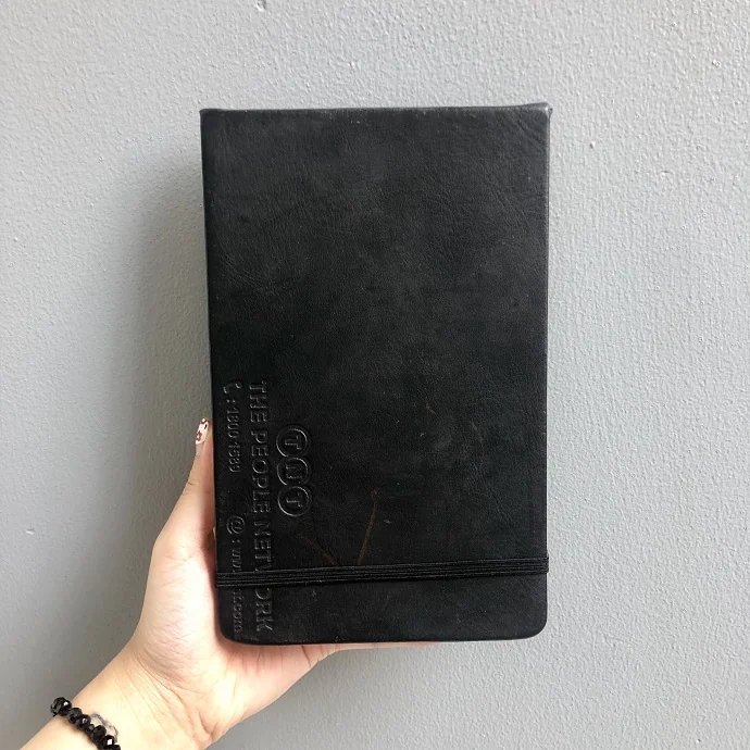 Sổ Da Đen Vintage Dây Thun – Sổ Tay Bìa Da Cao Cấp Phong Cách Cổ Điển