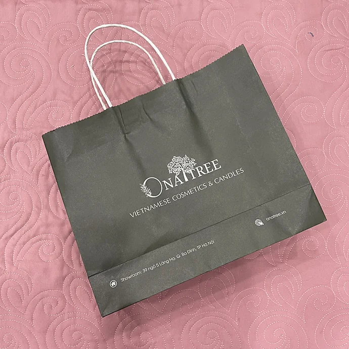 Túi giấy kraft đen – in logo theo yêu cầu