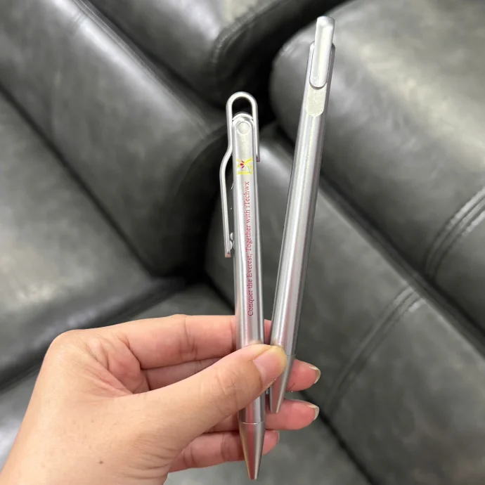 Bút Kim Loại In Logo Theo Yêu Cầu – Quà Tặng Doanh Nghiệp Cao Cấp