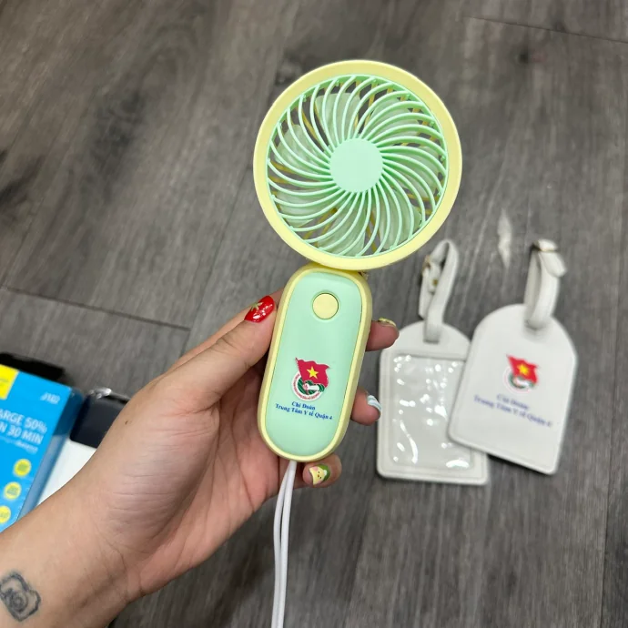 Quạt Mini Cầm Tay In Logo Đoàn Thanh Niên – Quà Tặng Sự Kiện Giá Rẻ