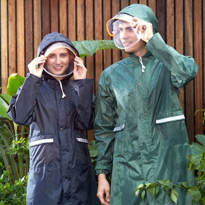 Áo Mưa Bộ Cao Cấp Có Kính Che Mặt – Quà Tặng Doanh Nghiệp Thực Tế & Giá Trị