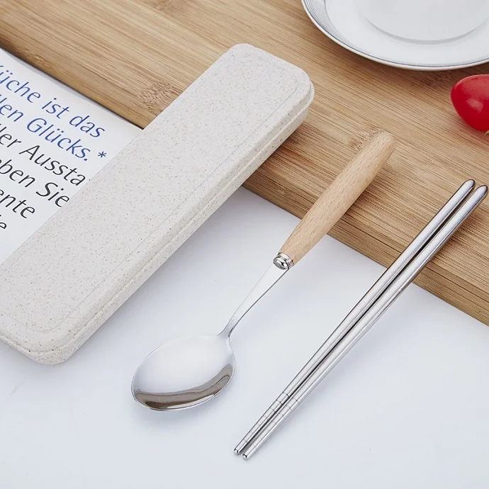 Bộ Muỗng Nĩa Cán Gỗ Kèm Hộp Đựng – Dụng Cụ Bàn Ăn In Logo Theo Yêu Cầu