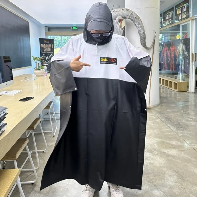 Áo Mưa Quà Tặng Doanh Nghiệp – Thiết Kế Hai Màu Hiện Đại & Bền Đẹp