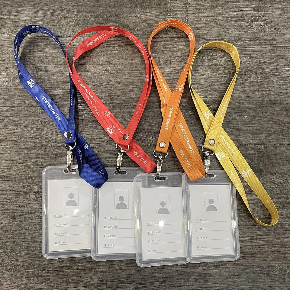 Dây Đeo Thẻ Nhiều Màu Kèm Ví Nhựa Trong Suốt – Nhận In Logo