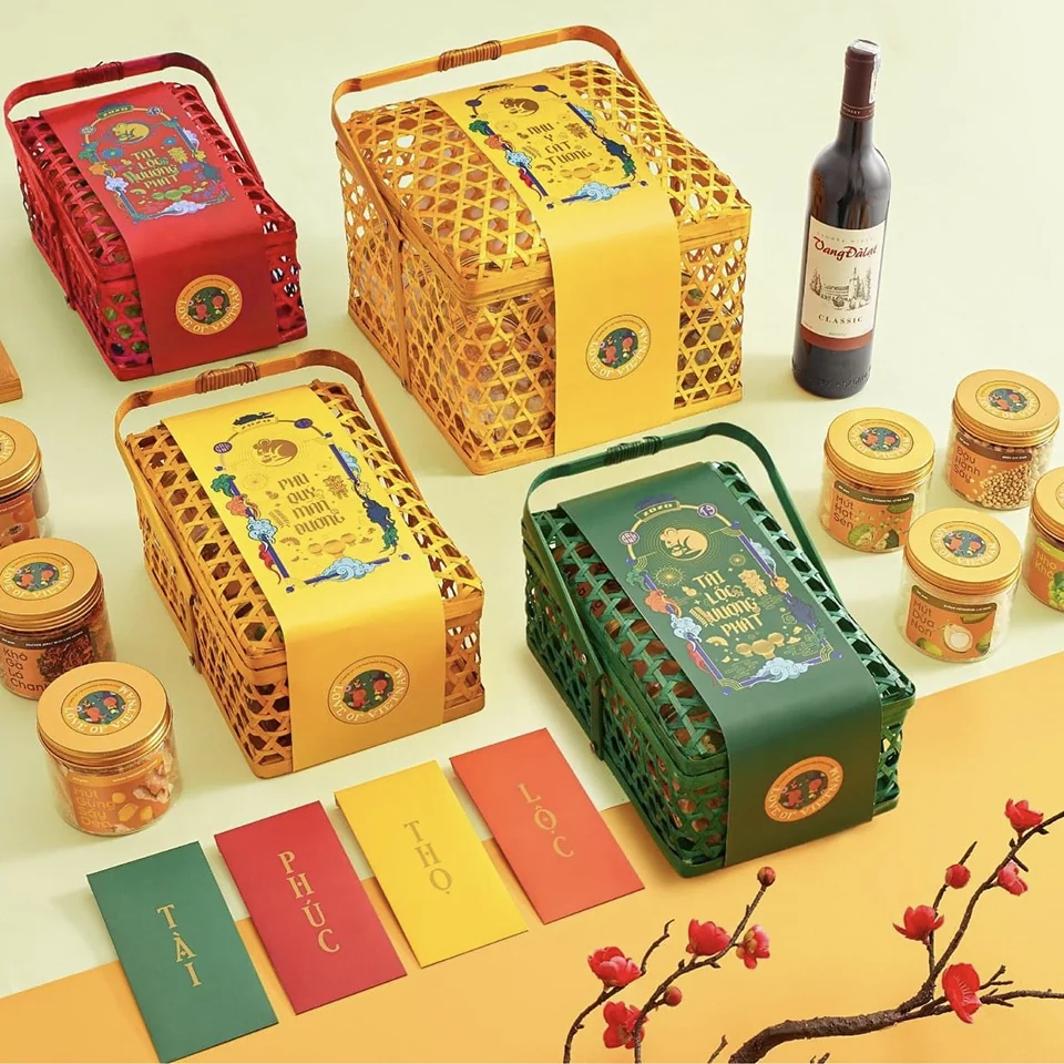 Giỏ Quà Tết Đan Mây 2024 - Giỏ Quà Tết 12 Loại Hạt Mứt In Logo Doanh Nghiệp