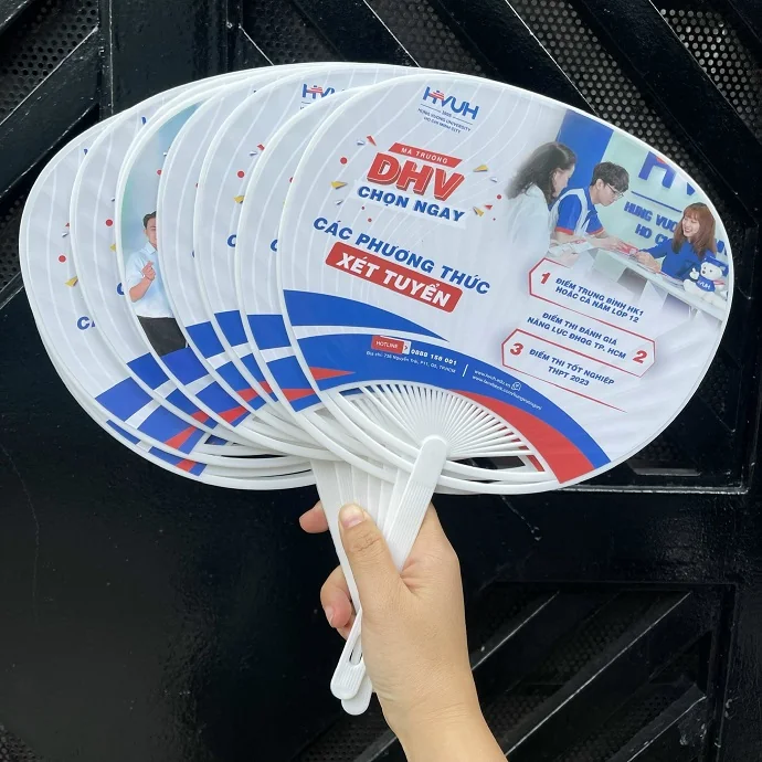 Quạt Nhựa Cầm Tay In Logo Theo Yêu Cầu – Quạt Nan Nhựa PP Giá Rẻ