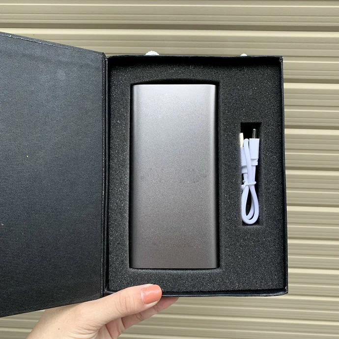 Pin Sạc Dự Phòng Kim Loại Cao Cấp In Logo – Quà Tặng Doanh Nghiệp