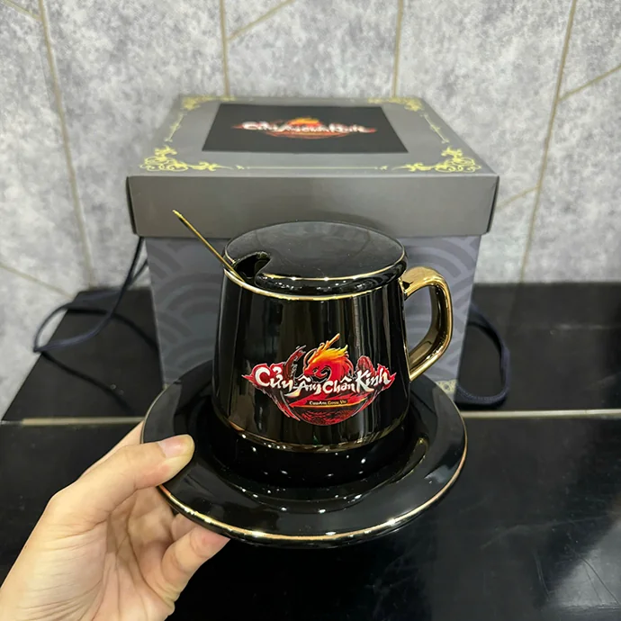 Bộ Ly Sứ Kèm Đĩa Muỗng In Logo Theo Yêu Cầu - Quà Tặng Doanh Nghiệp Cao Cấp