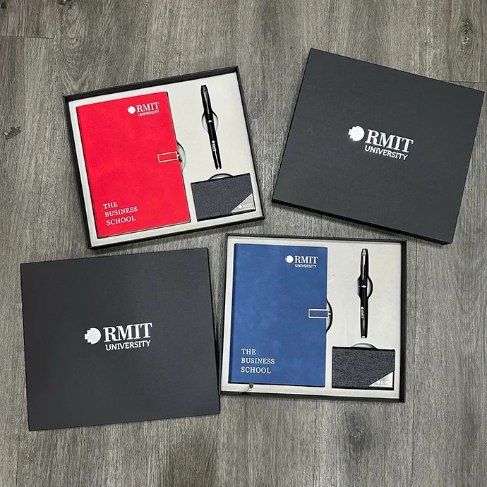 Bộ Quà Tặng Bút Kèm Name Card In RMIT- In Logo Theo Yêu Cầu – Sang Trọng, Giá Tốt